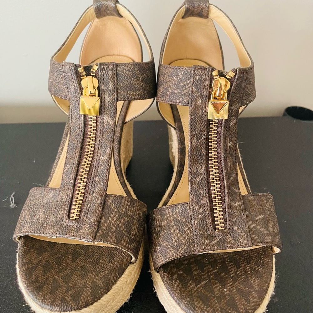Michael Kors size 8 wedge sandal